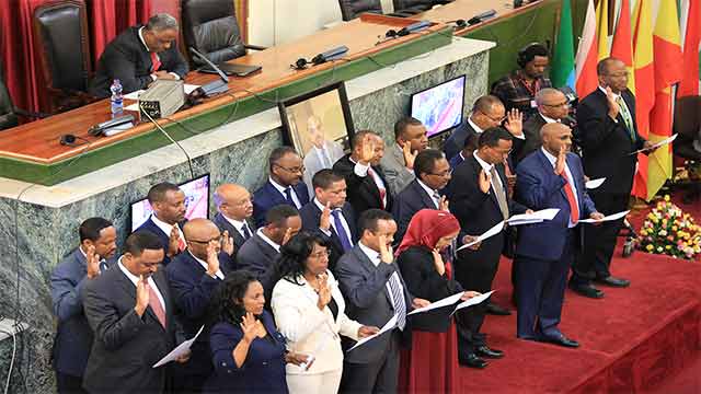 Ethiopian Prime Minister Hailemariam Desalegn introduces new cabinet